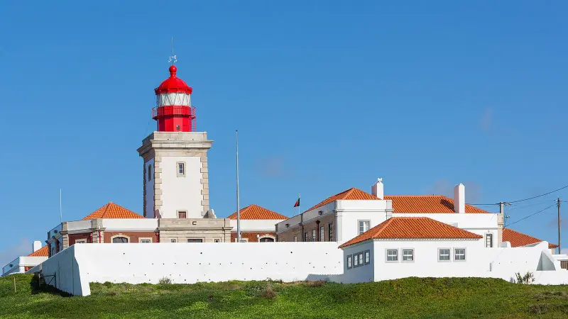 Farol do Cabo da Roca sobre o Atlântico